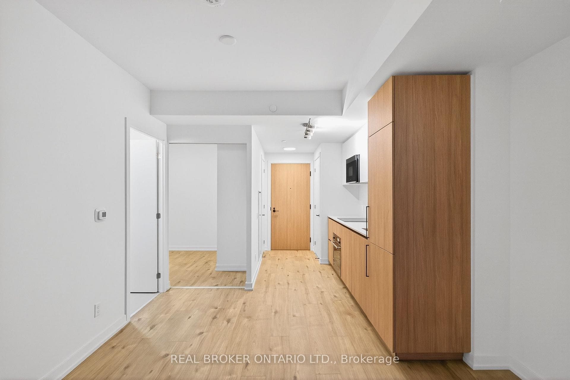 35 Parliament Street Unit 313 photo 6