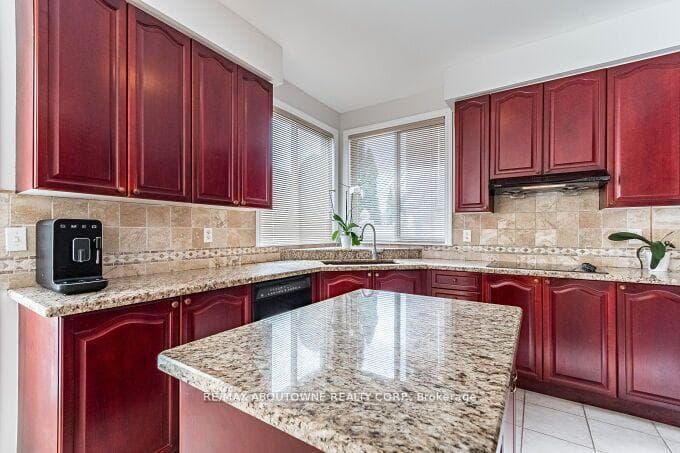 2434 Westoak Trails Boulevard photo 12