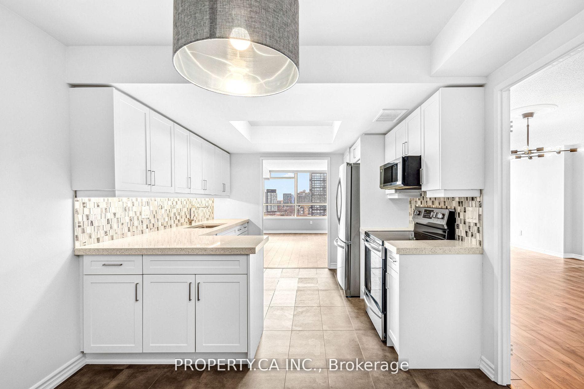 130 Carlton Street Unit 1106 photo 3