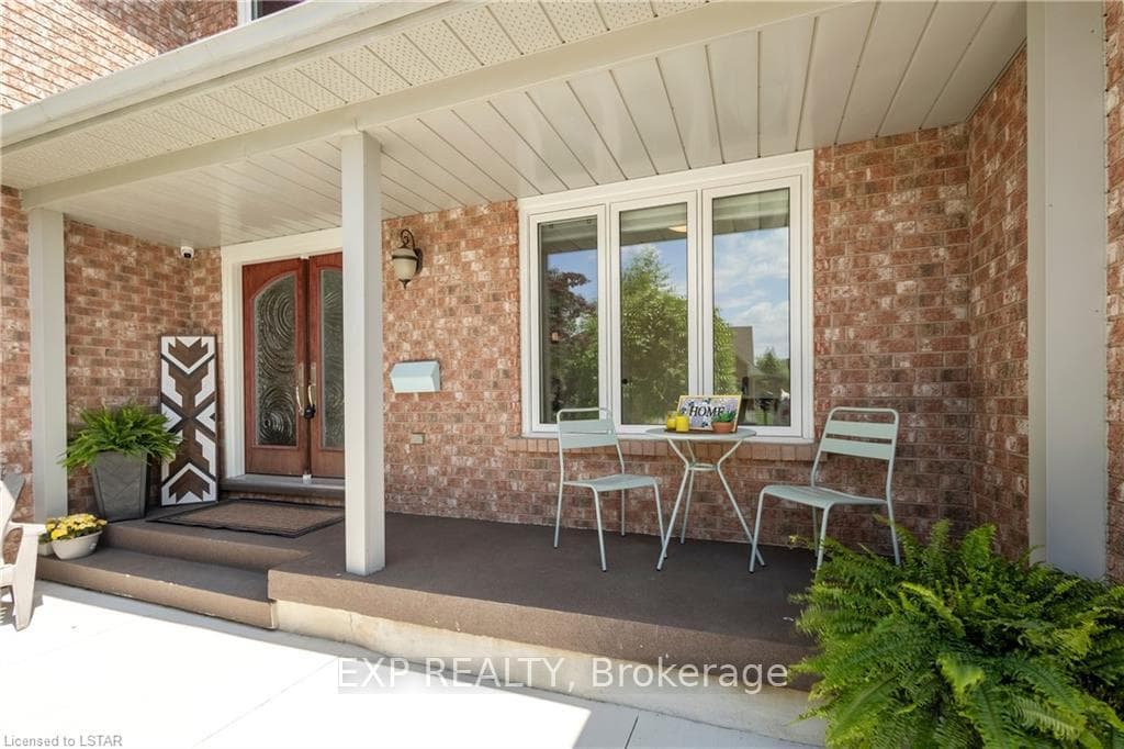 19 FALCON Court photo 7