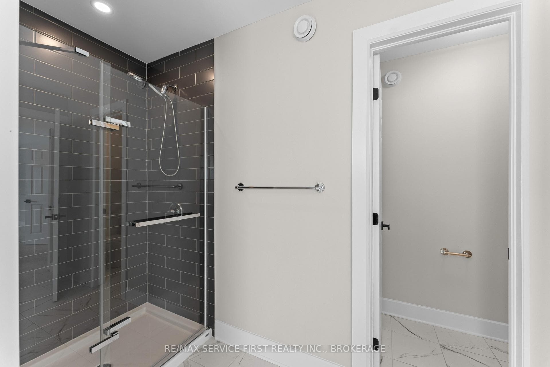 1601 Willow Court photo 32