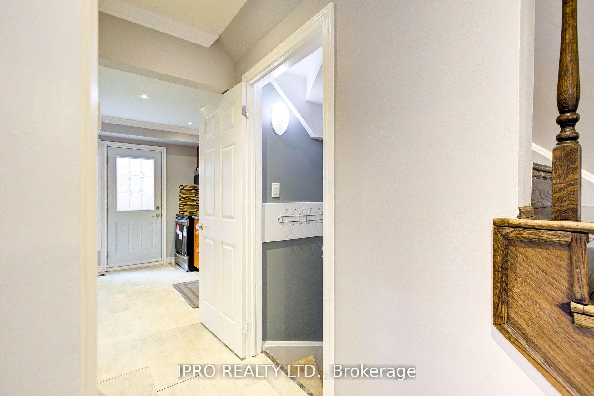 31 Barrington Crescent photo 30