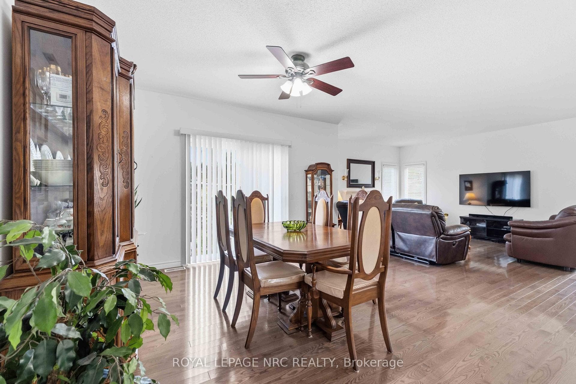 Dining Room Area