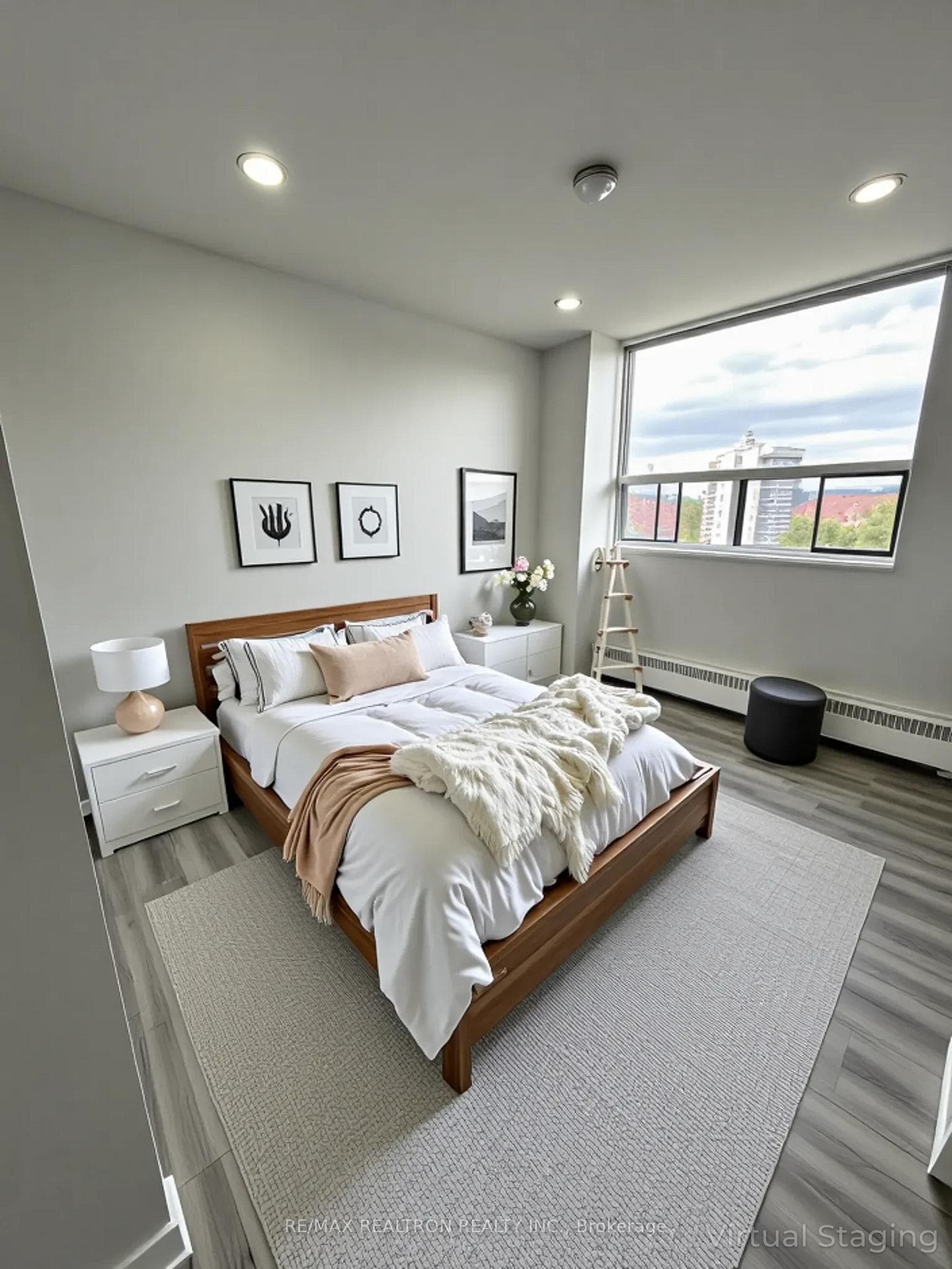 15 Walmer Road Unit 302 photo 4
