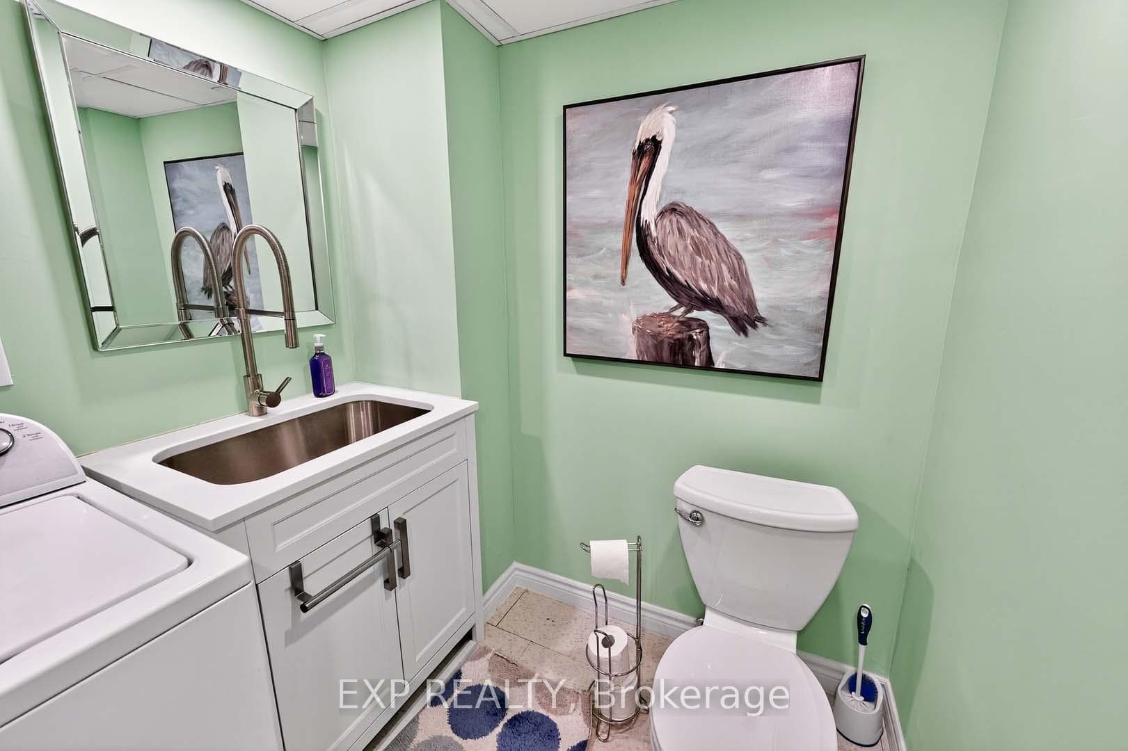32 Collins Crescent photo 33