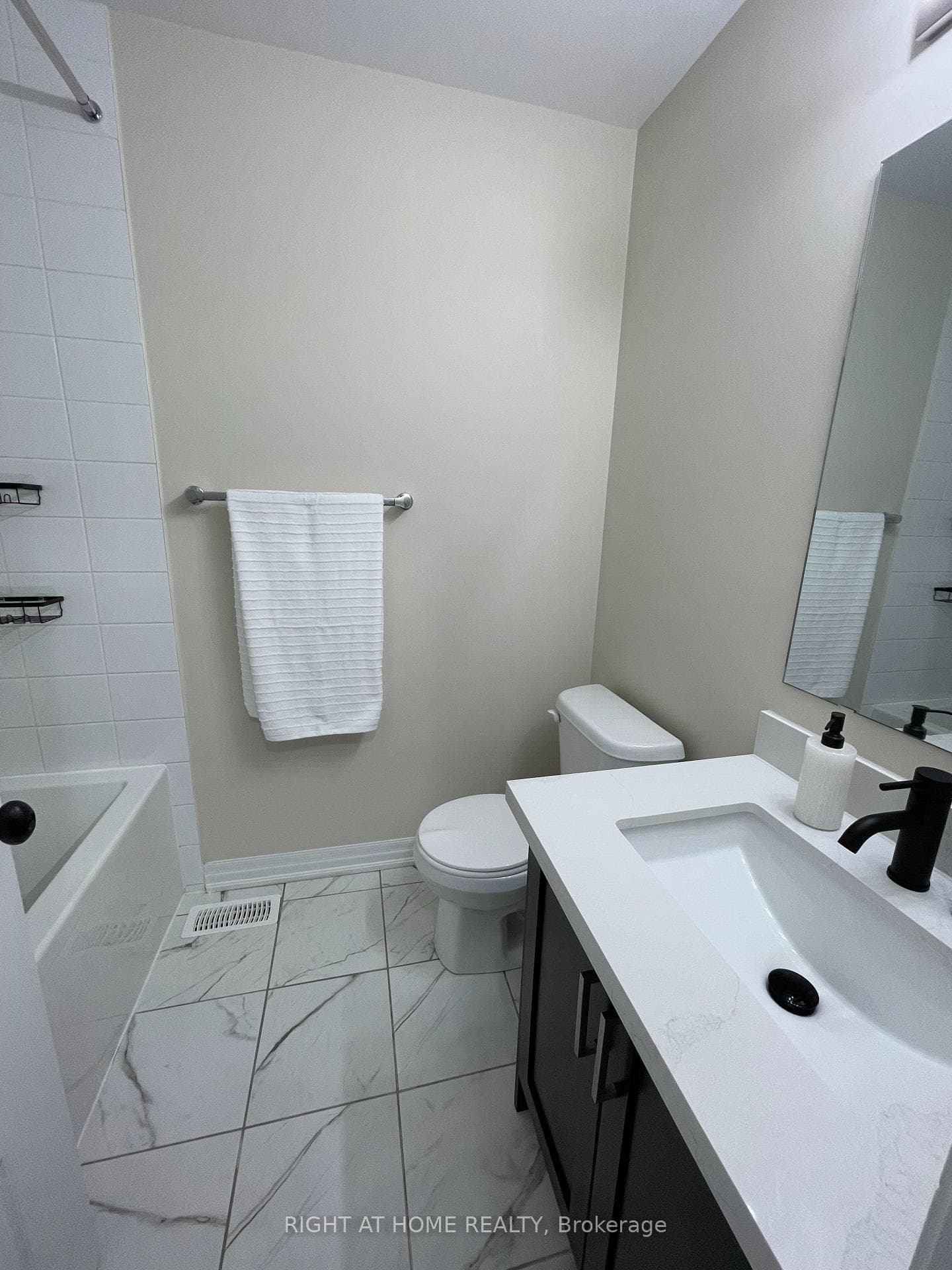 121 Bravo Lane photo 14
