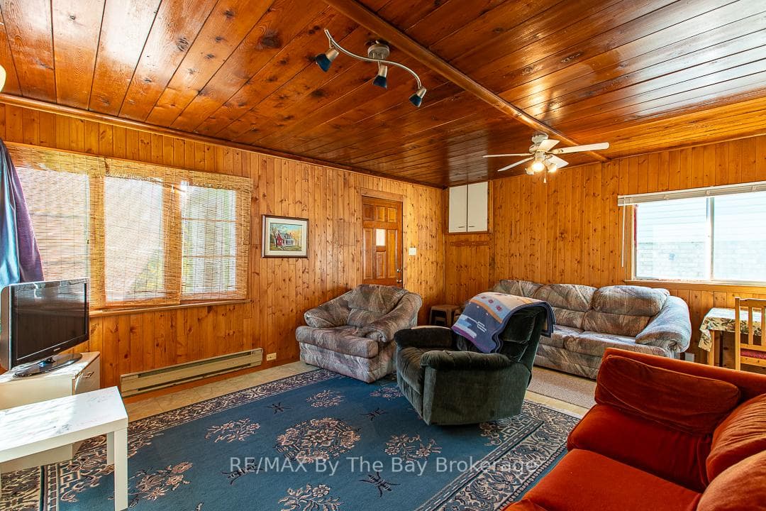 28 60th Street photo 7