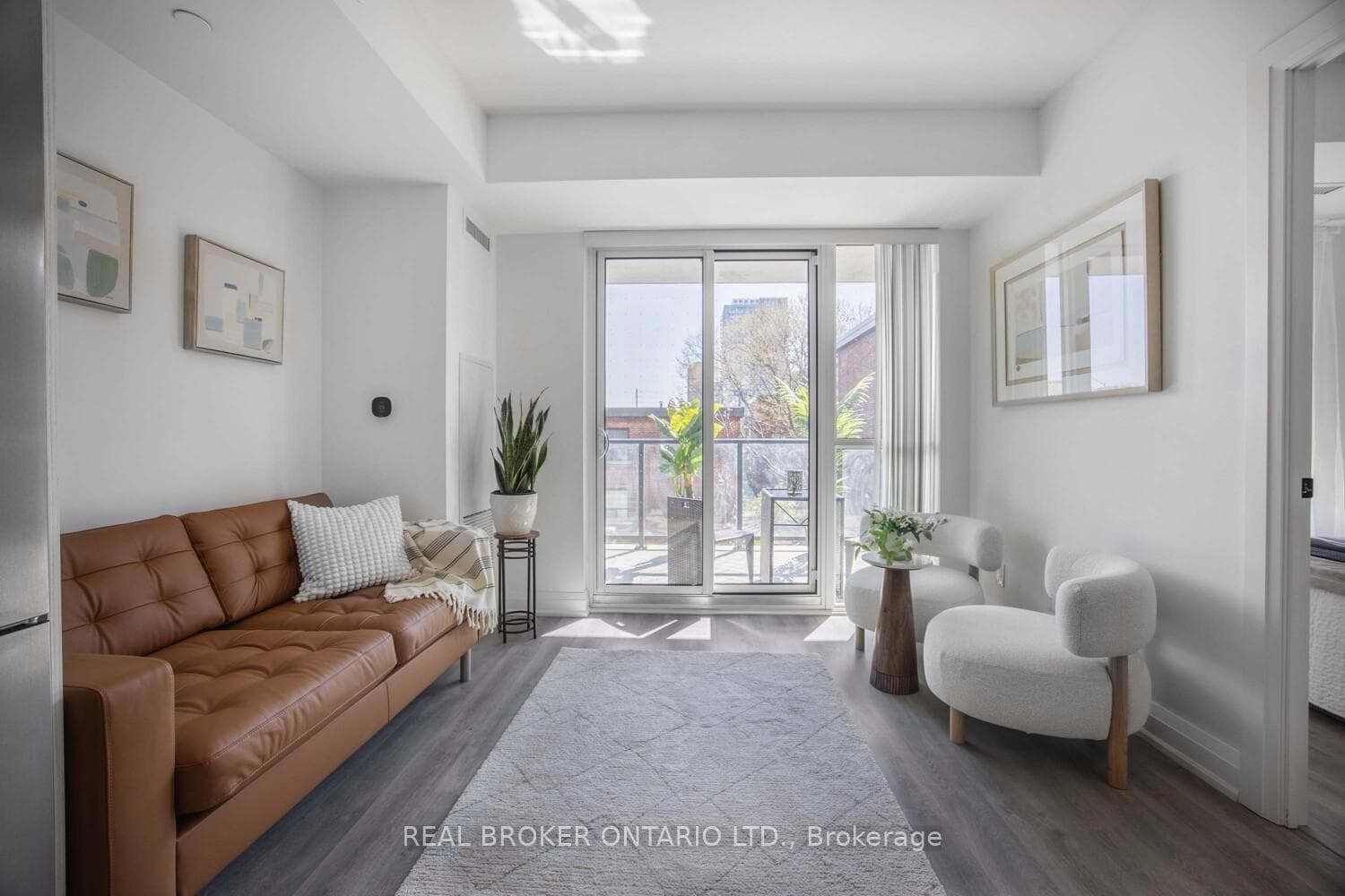 2369 Danforth Avenue Unit 210 photo 8
