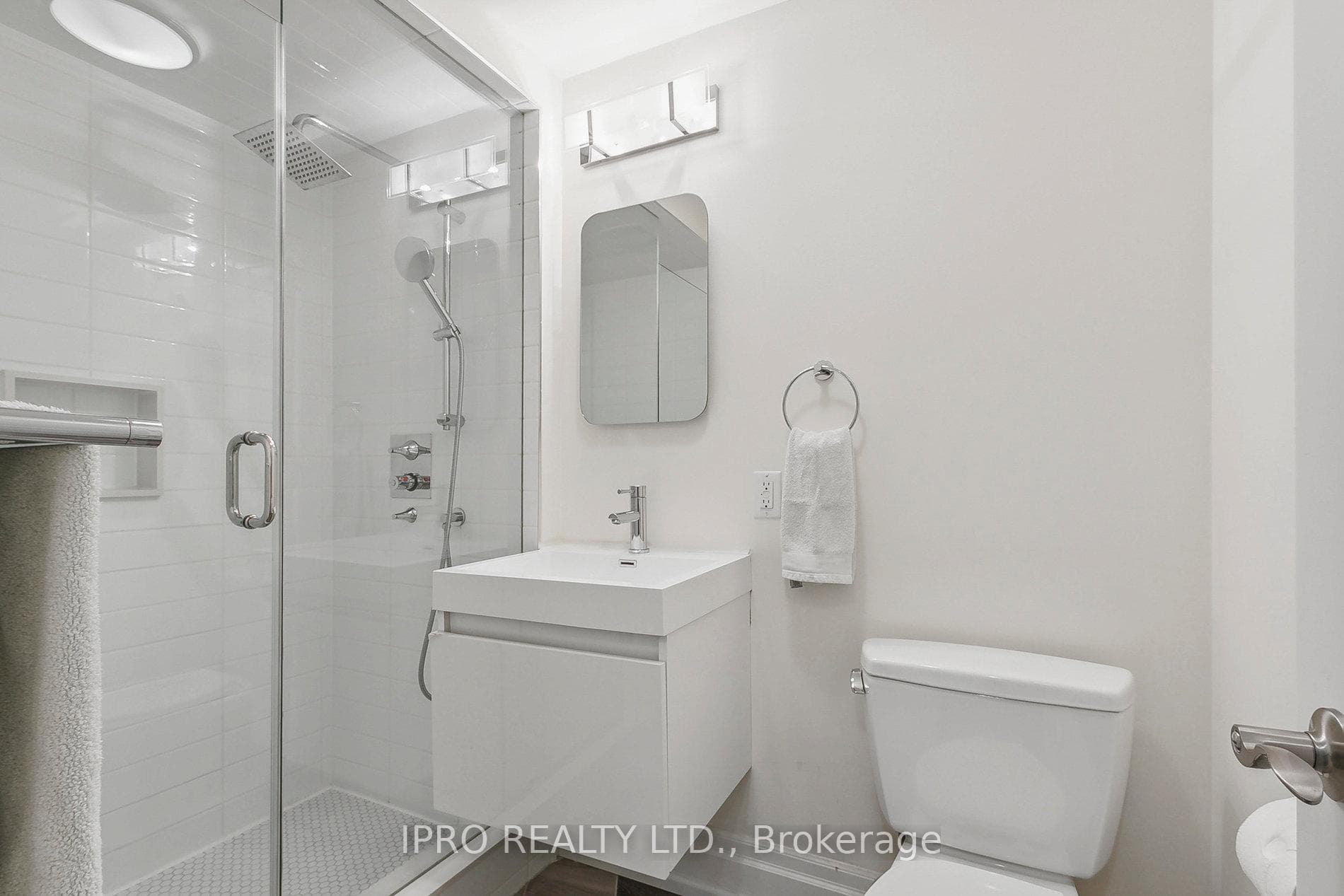 8 Sir Raymond Drive photo 21