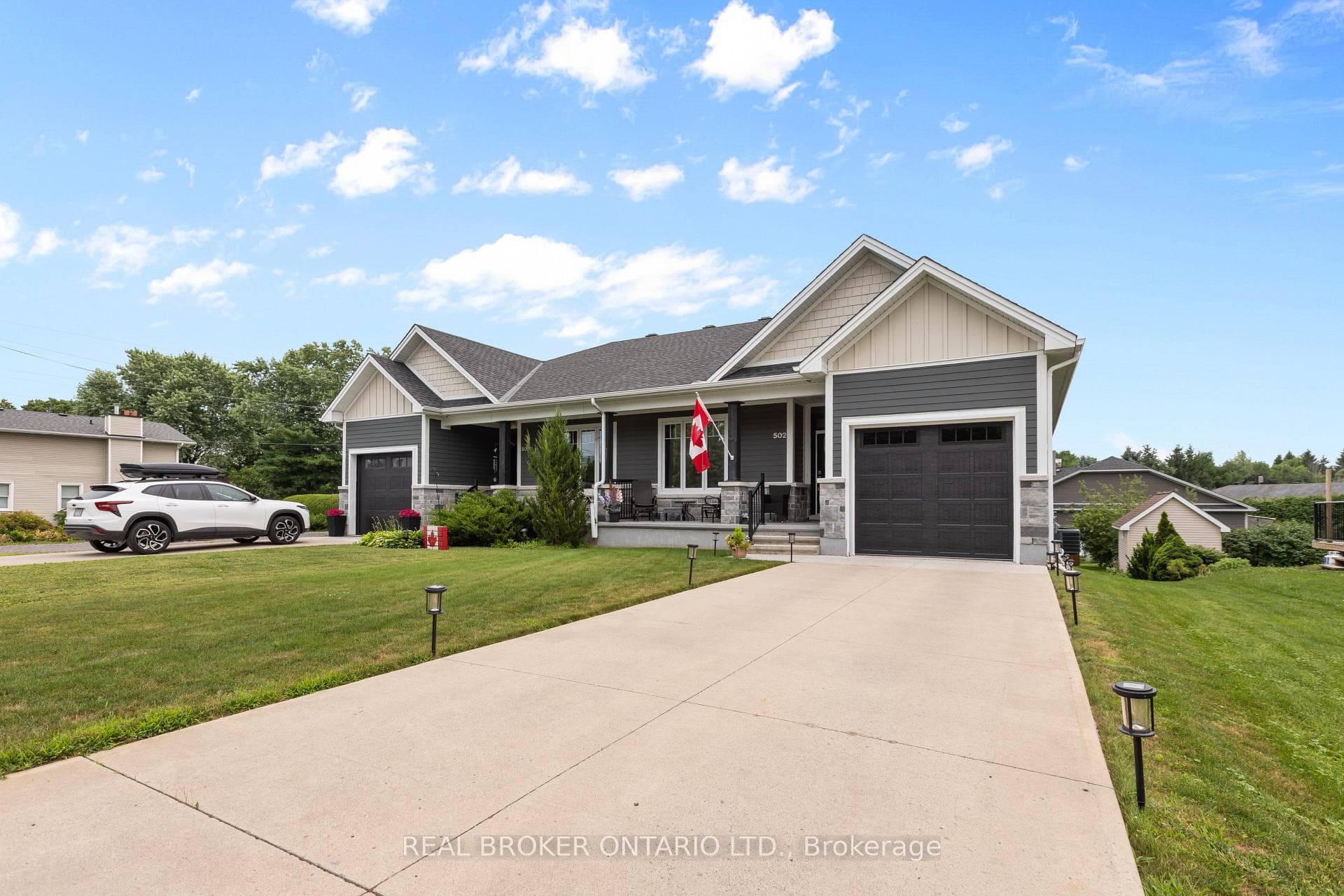 Driveway fits 2 cars attached garage for 1 car
