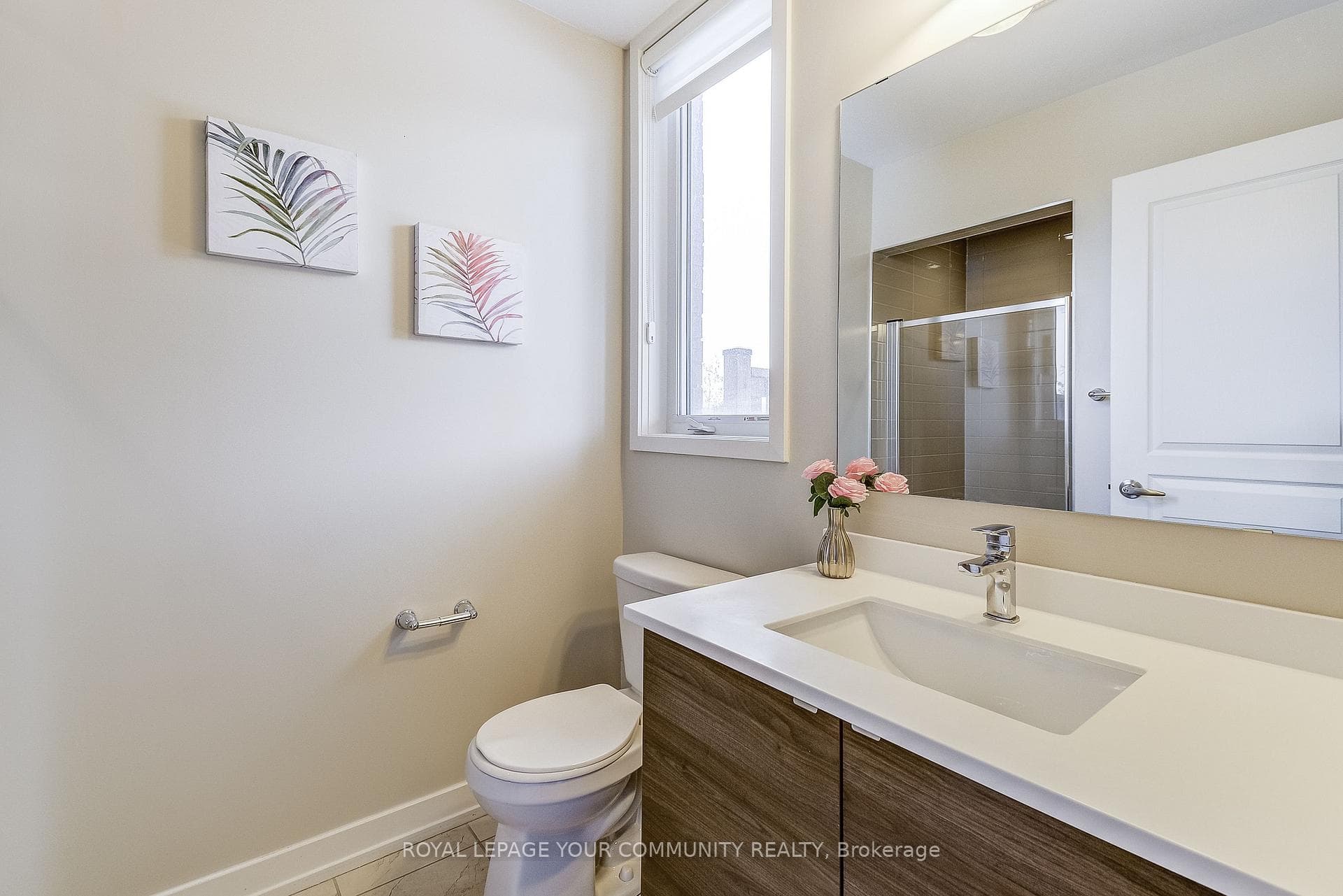 262 Squire Crescent photo 6