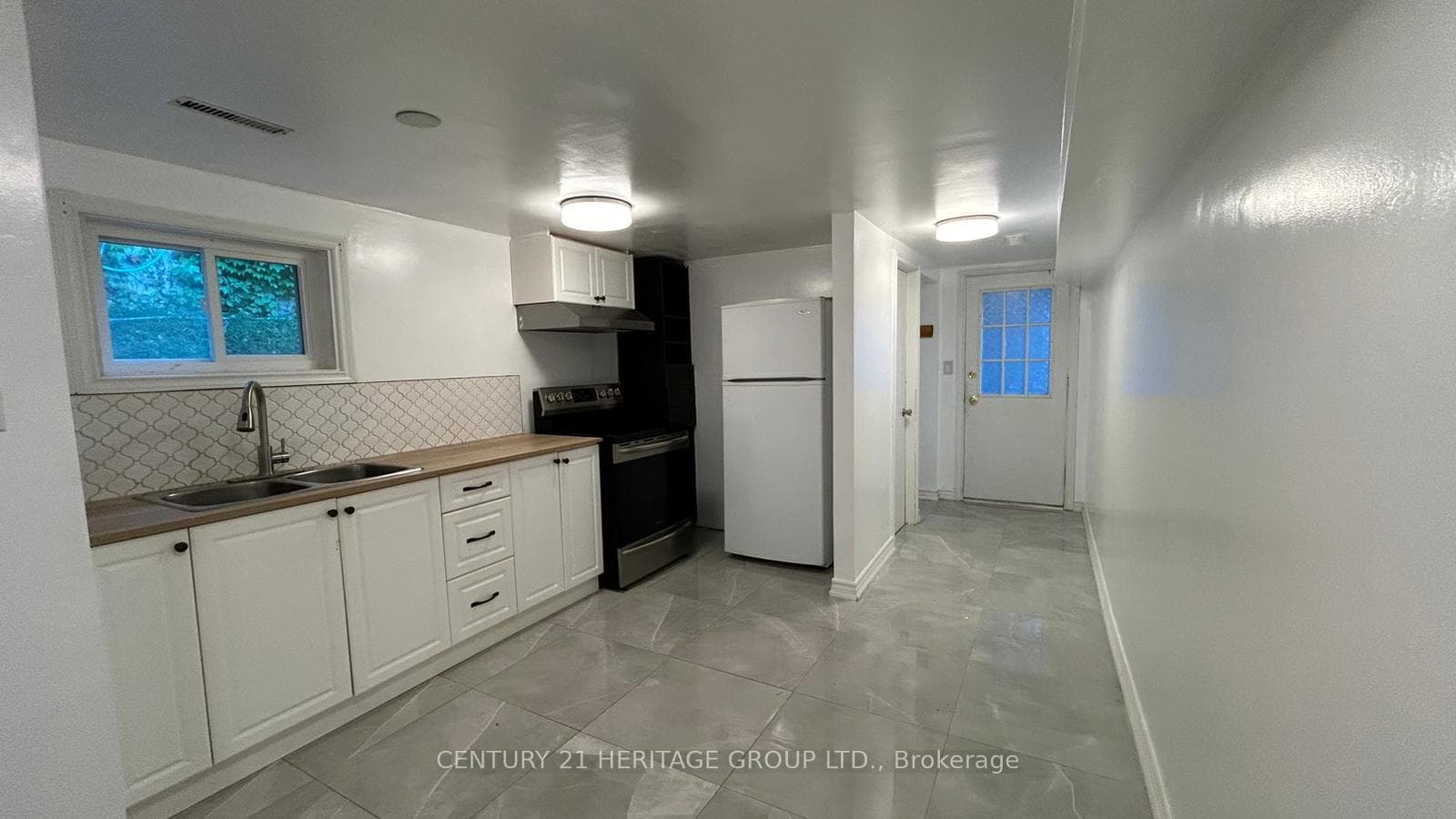 627 Red Deer Street Unit Bsmt photo 1