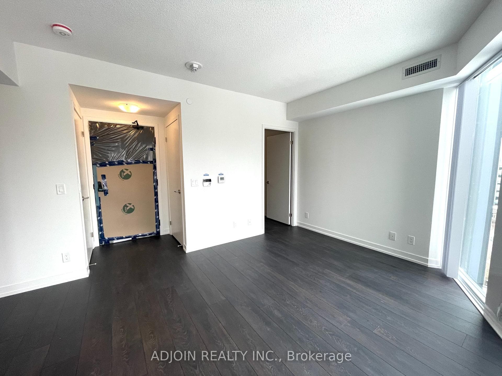 60 Shuter Street Unit 1111 photo 9
