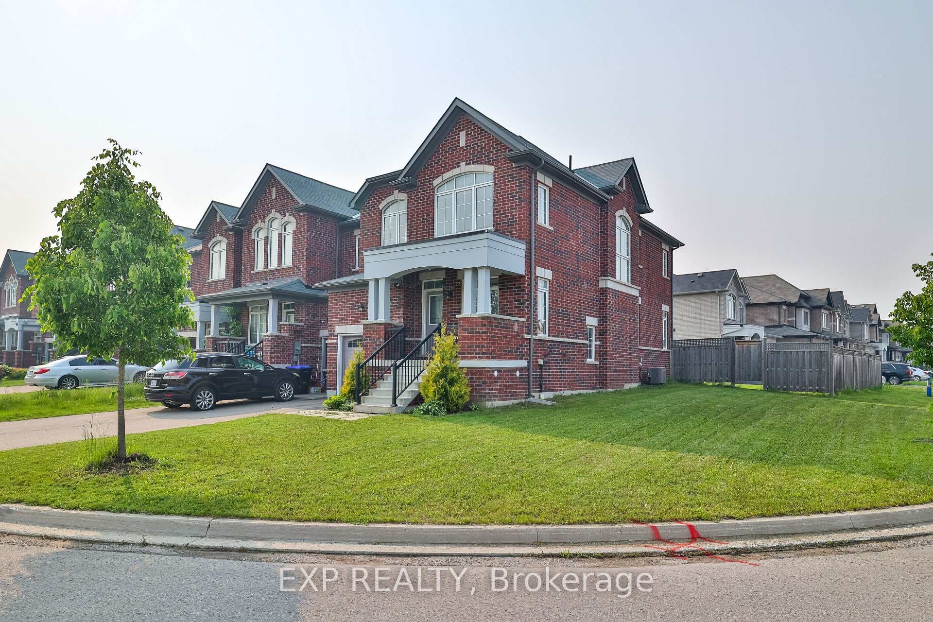 1487 Farrow Cres Crescent photo 2