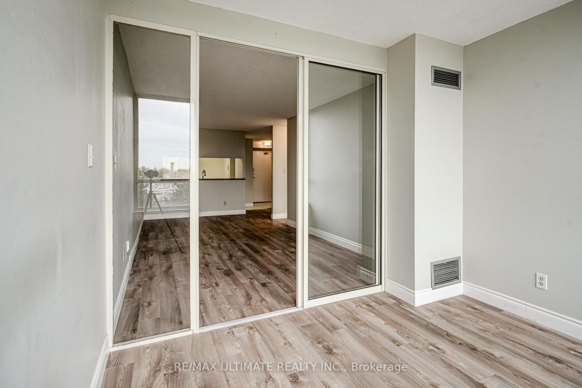 275 Bamburgh Circle Unit 411 photo 21