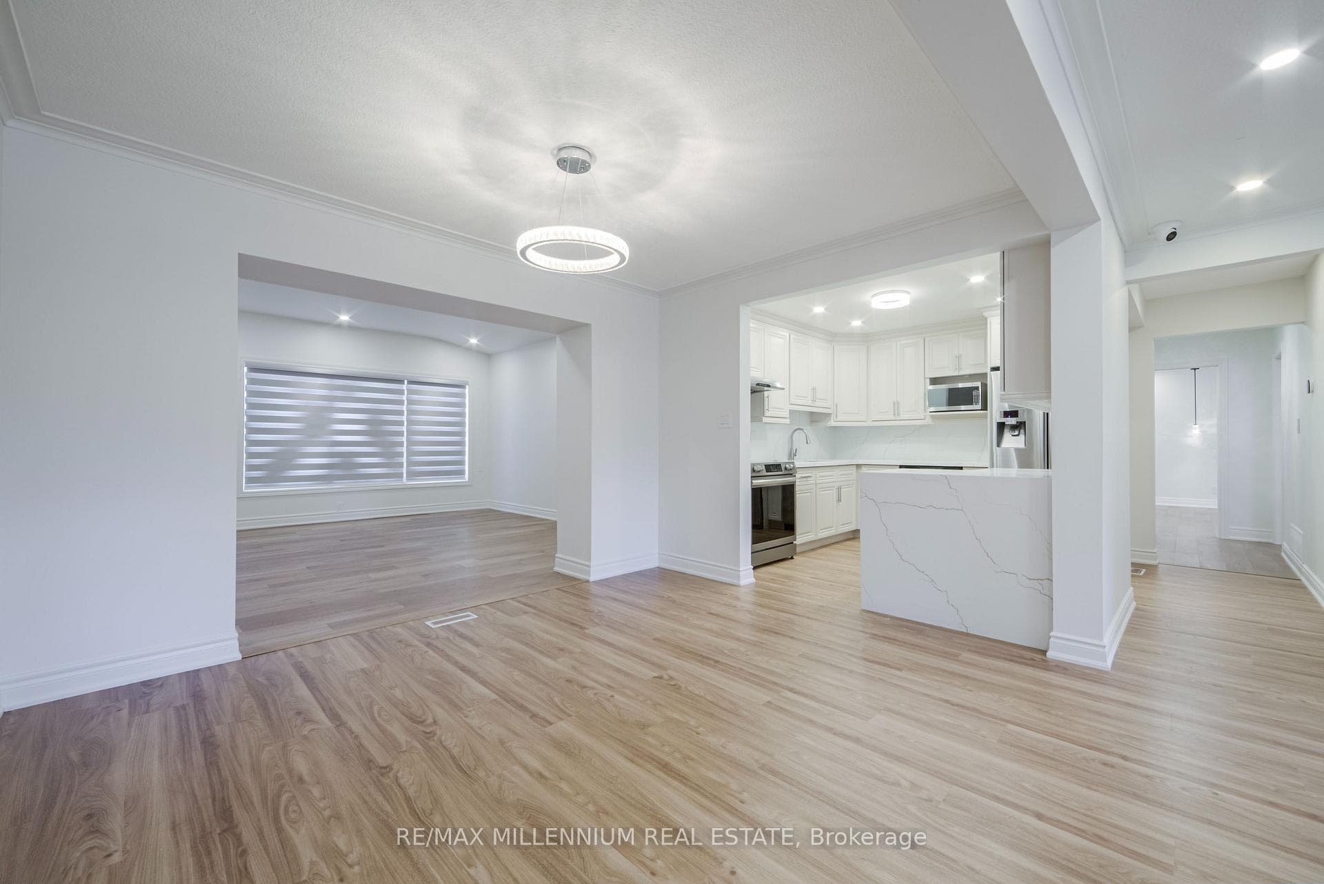1285 Rebecca Street photo 16
