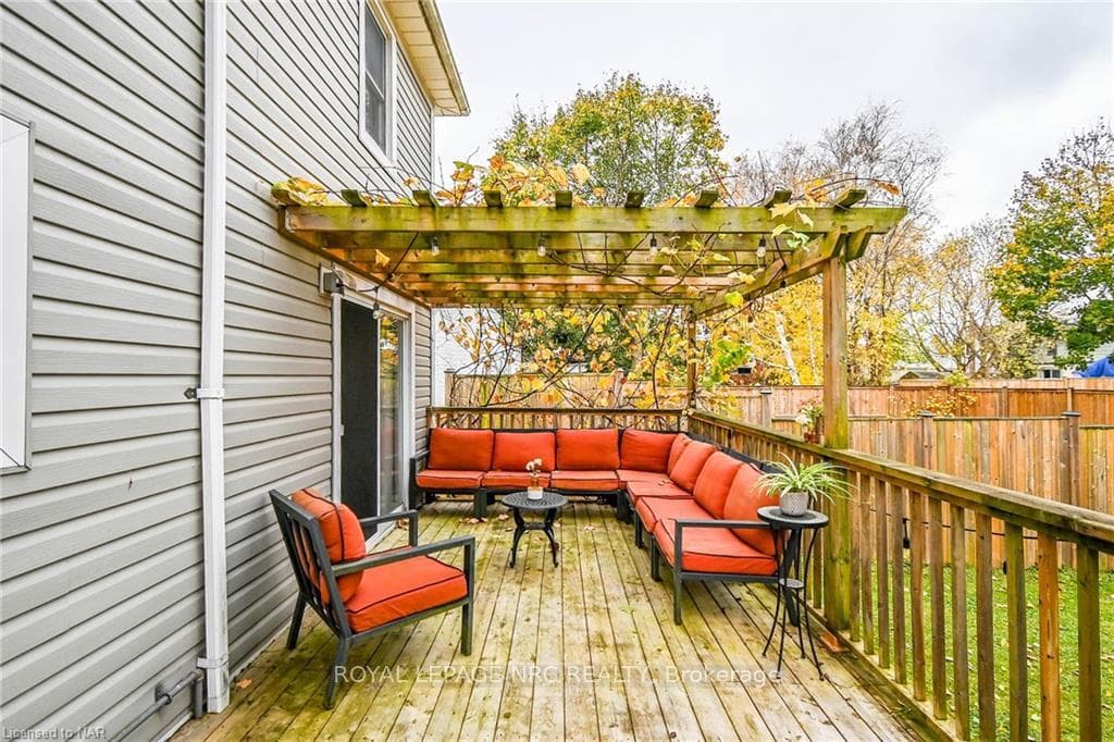 7069 WINDSOR Crescent photo 26