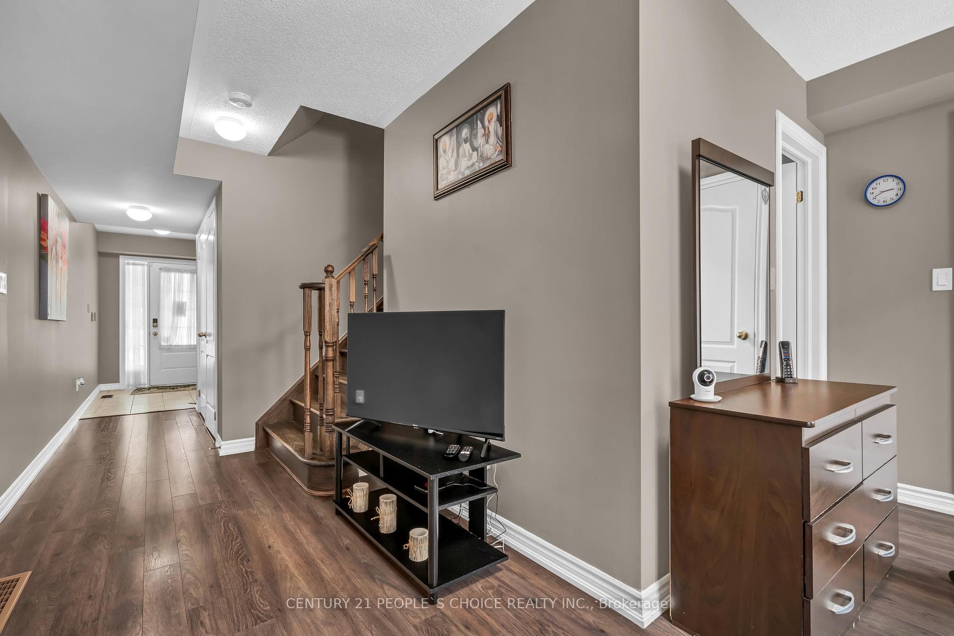 33 Shiff Crescent photo 8