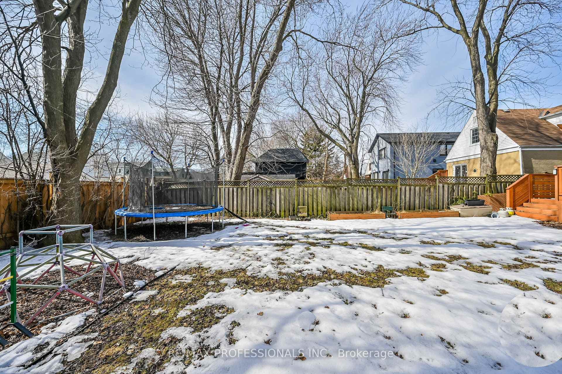 17 Hollydene Road photo 38