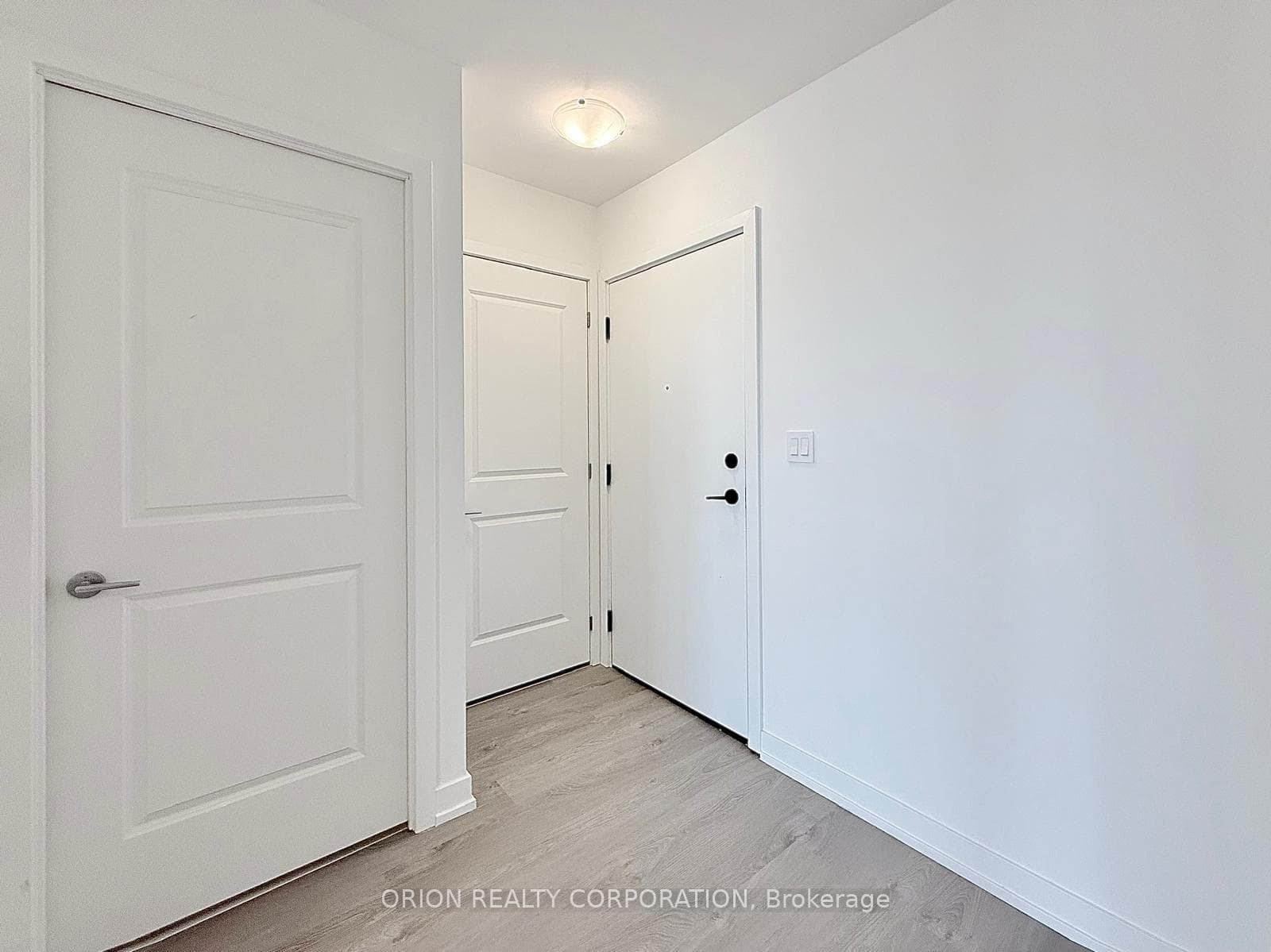 556 Marlee Avenue Unit 617 photo 2