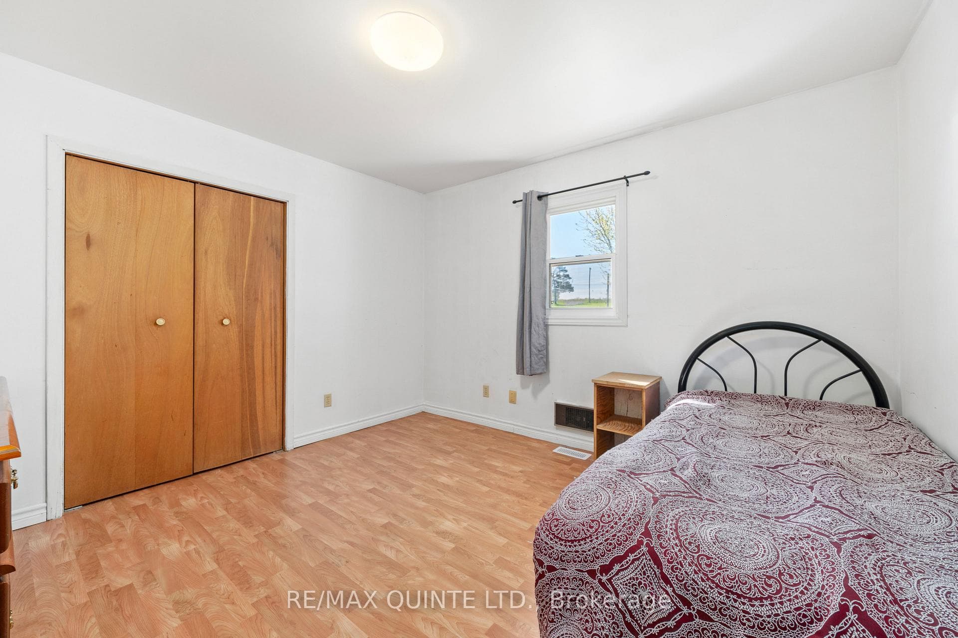 21 MOORE Avenue photo 11