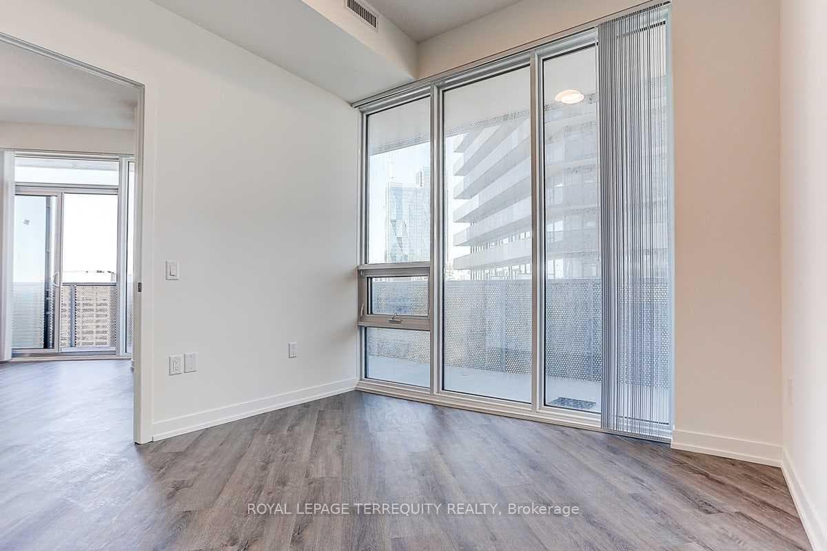 138 Downes Street Unit 3215 photo 26