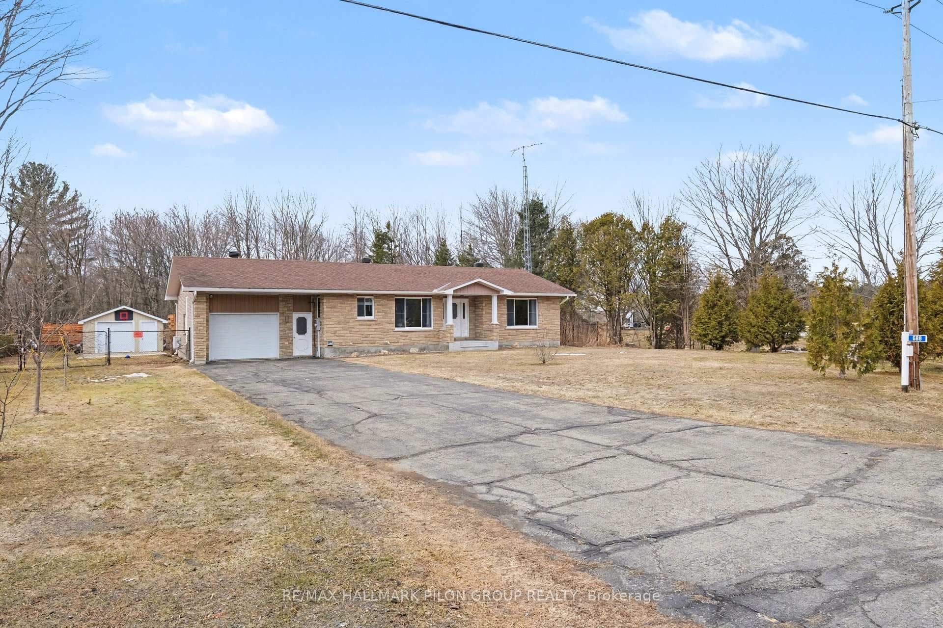 688 Station Road photo 2