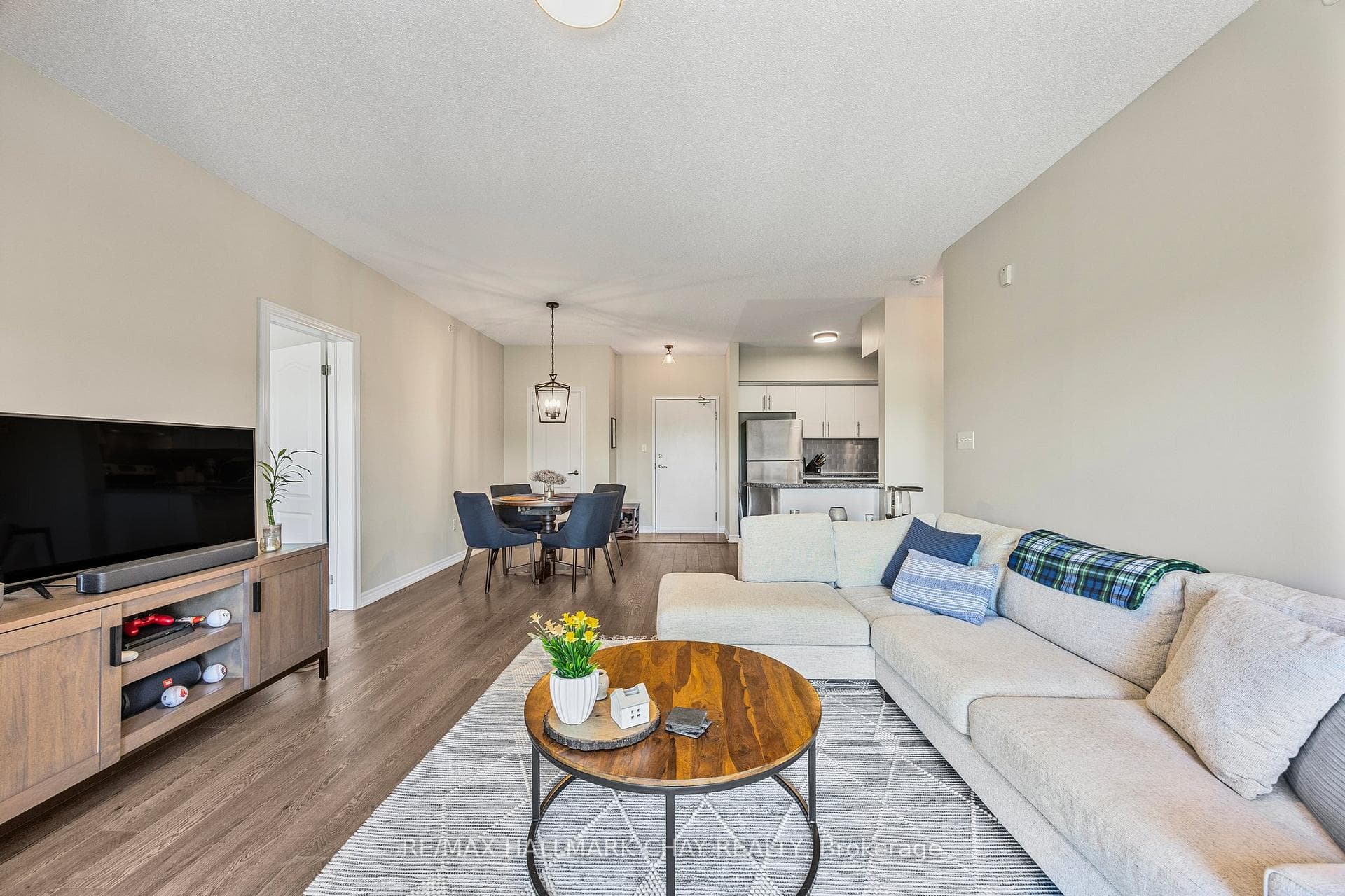 40 Ferndale Drive Unit 407 photo 11