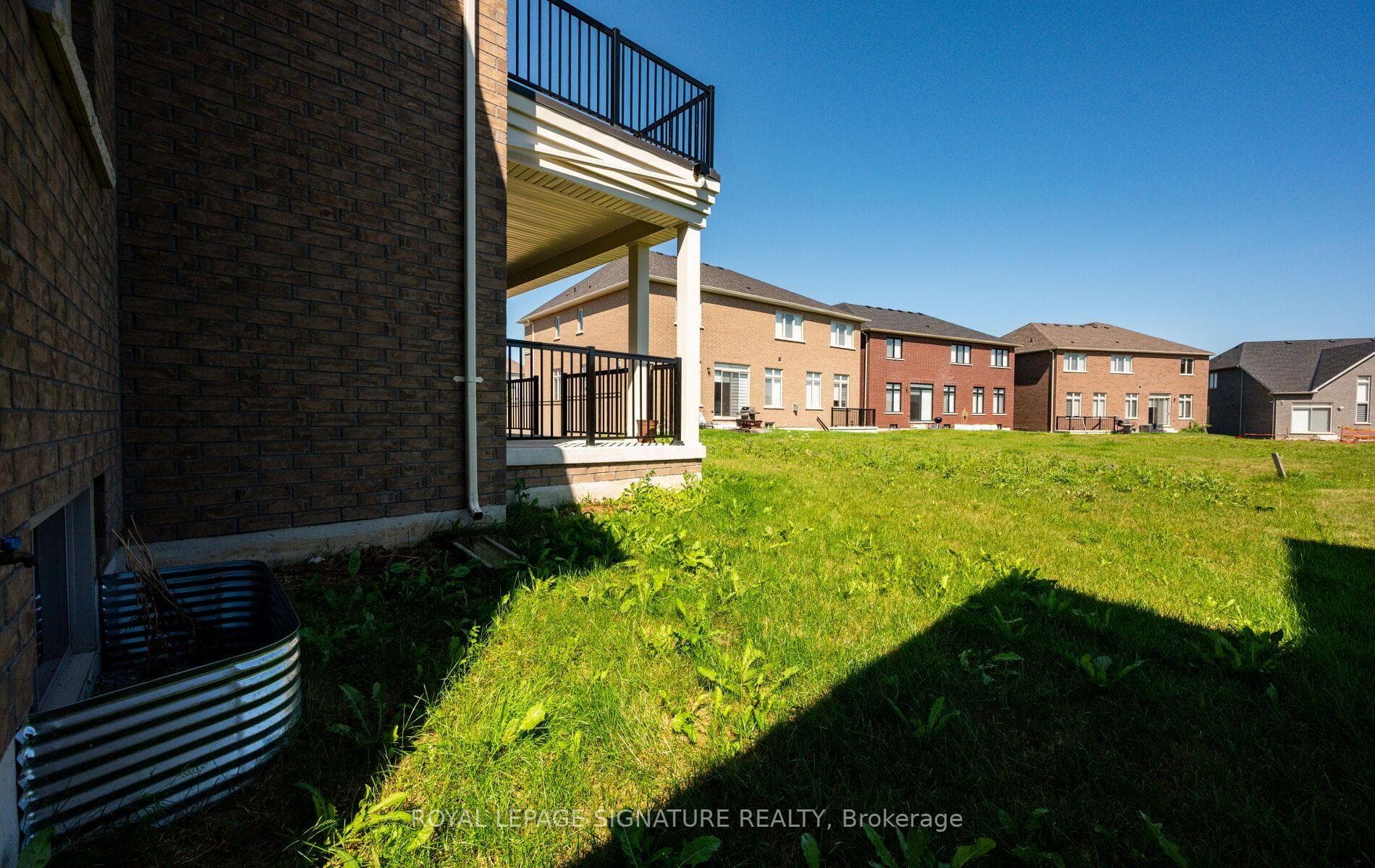8 Mayflower Gardens photo 44