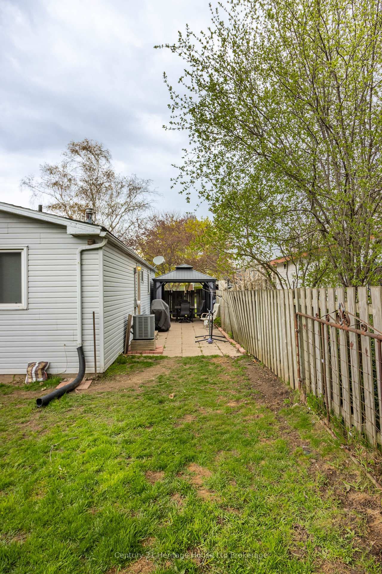 844 Sunset Boulevard photo 27