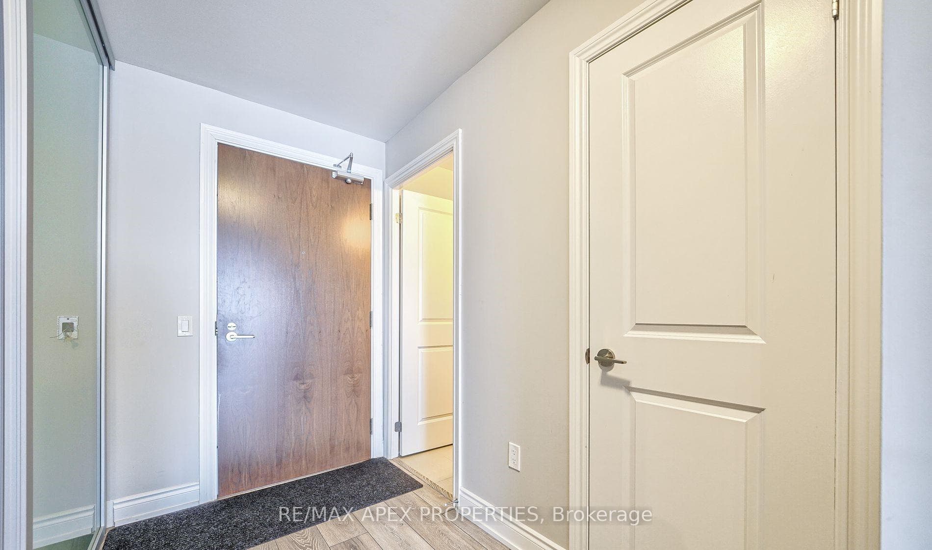 1050 Main Street Unit 1007 photo 6