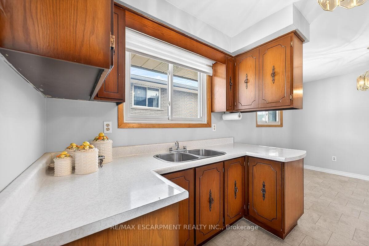 35 Rangeview Court photo 15