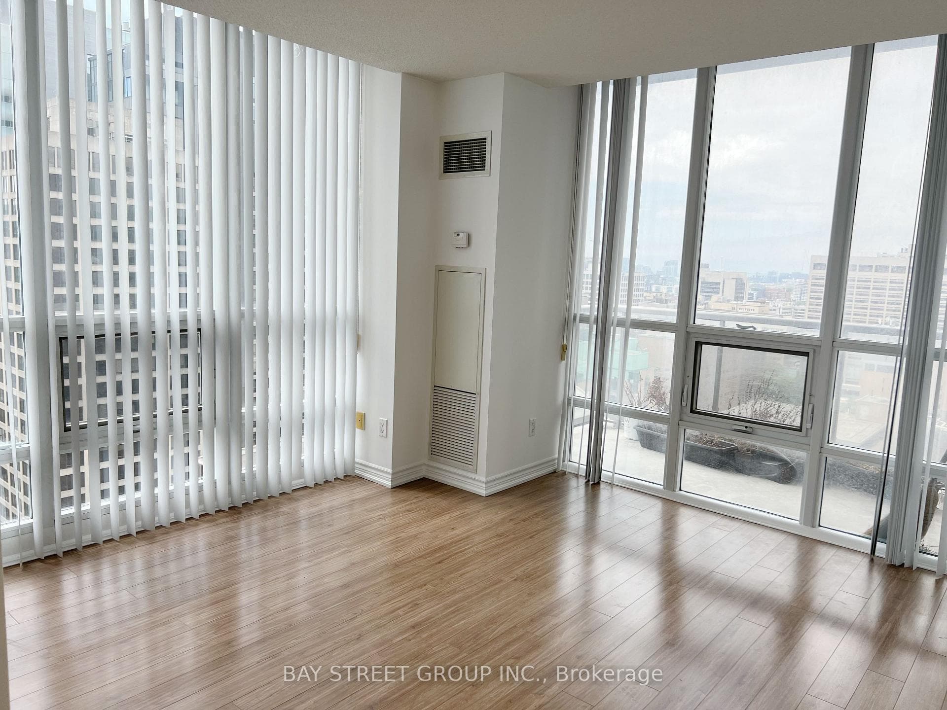 761 Bay Street Unit 2509 photo 8