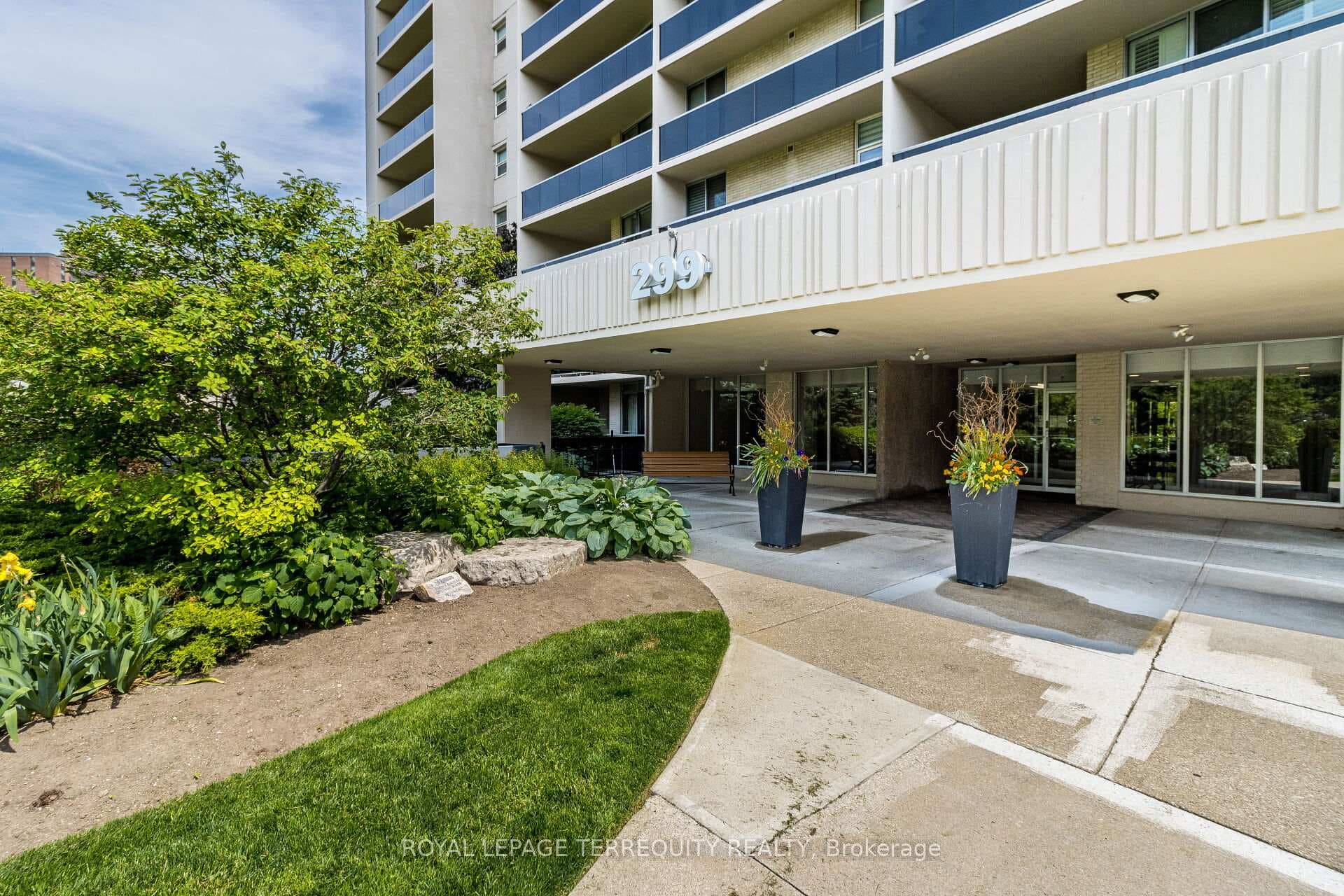 299 Mill Road Unit 703 photo 2