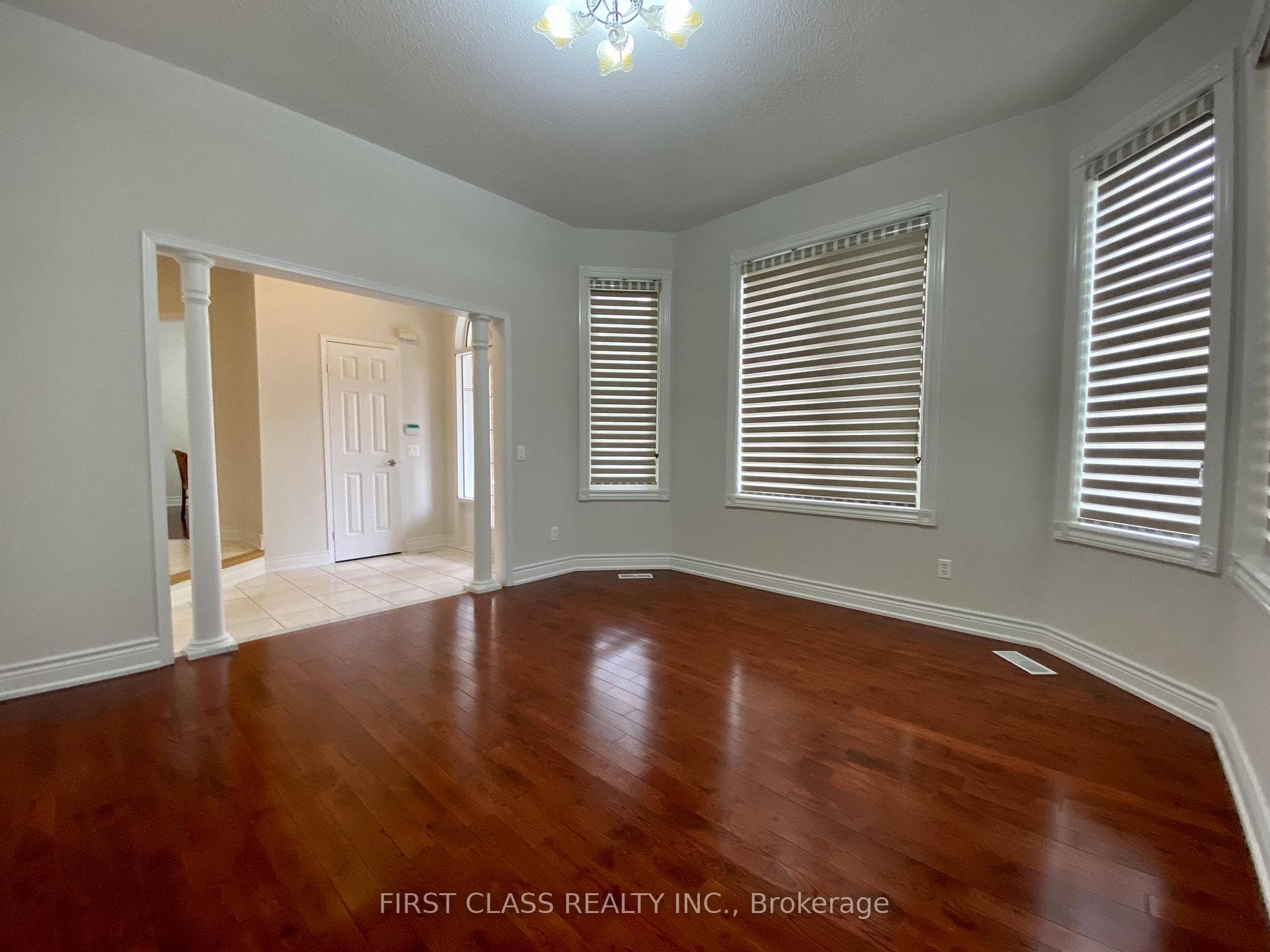108 Snowdon Circle photo 2