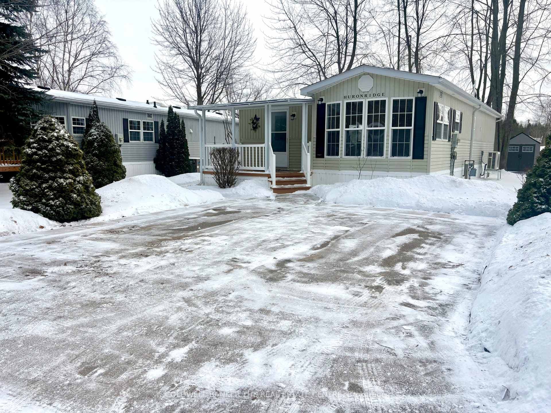 70 Topaz Street photo 22