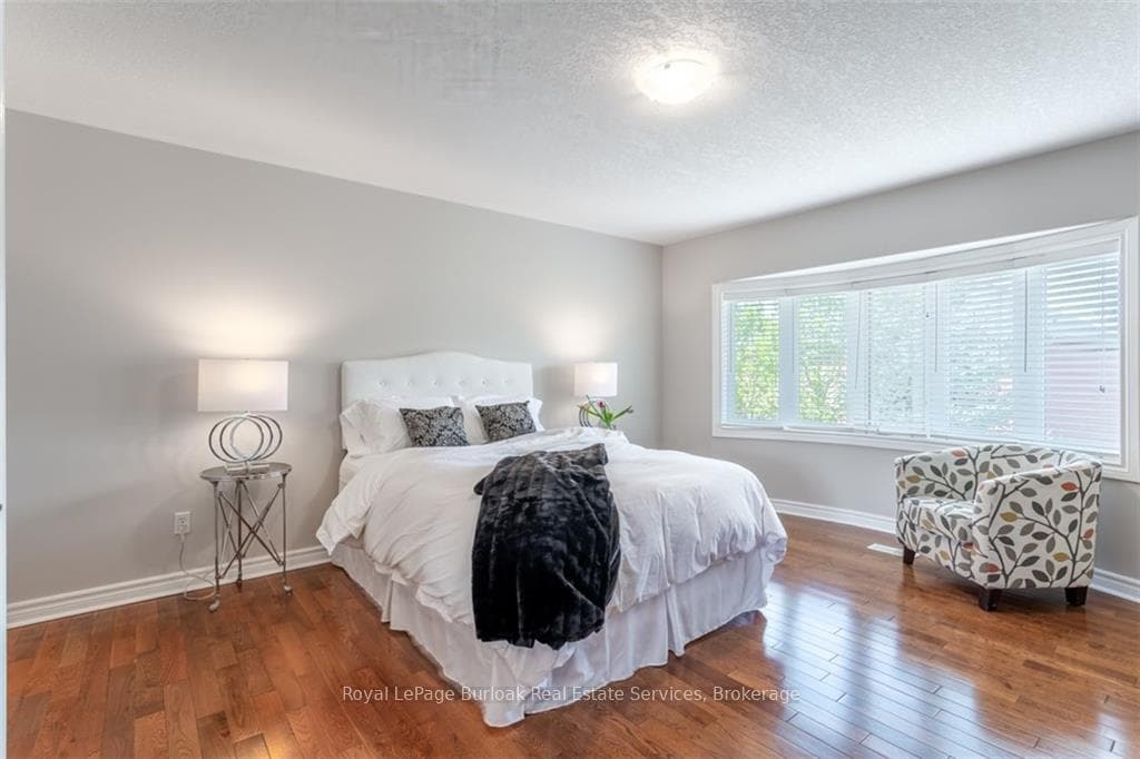 5269 Nova Crescent photo 15