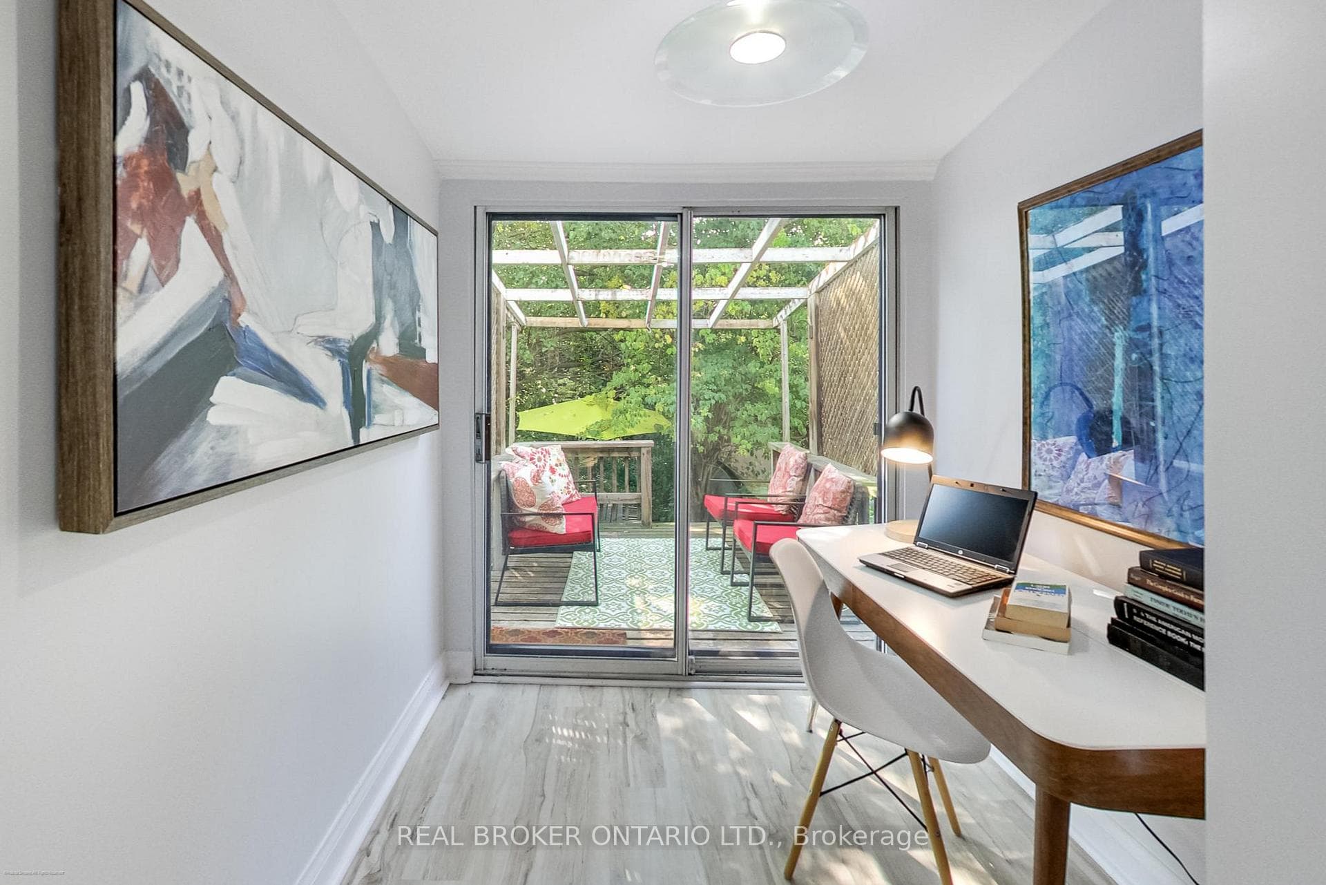 10 King Edward Avenue photo 9