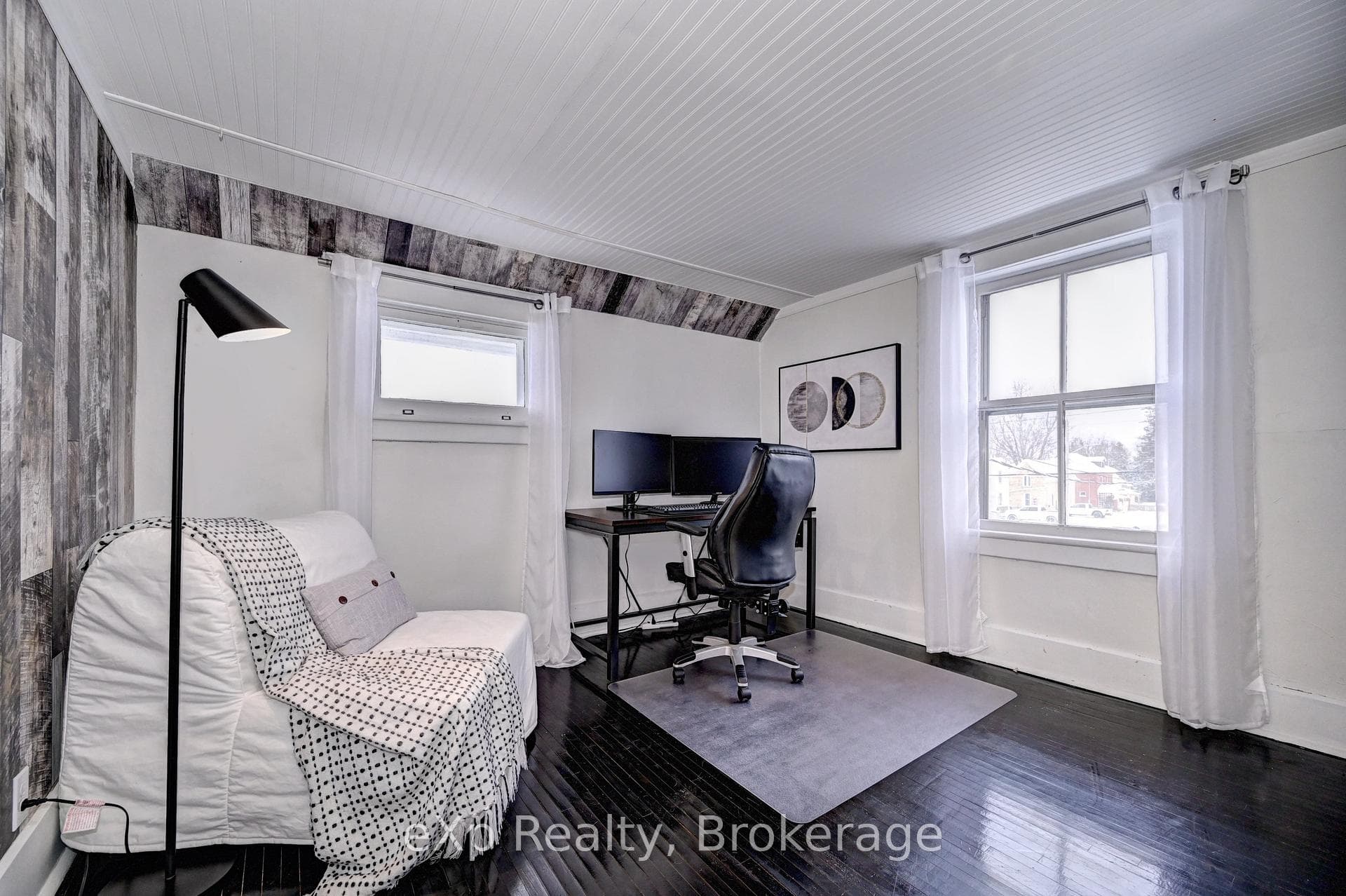 310 BARBER Avenue photo 29