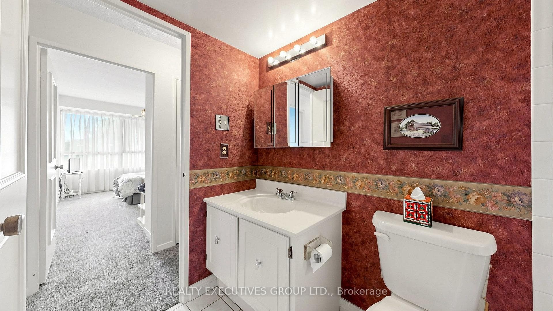 8111 Yonge Street Unit 206 photo 22