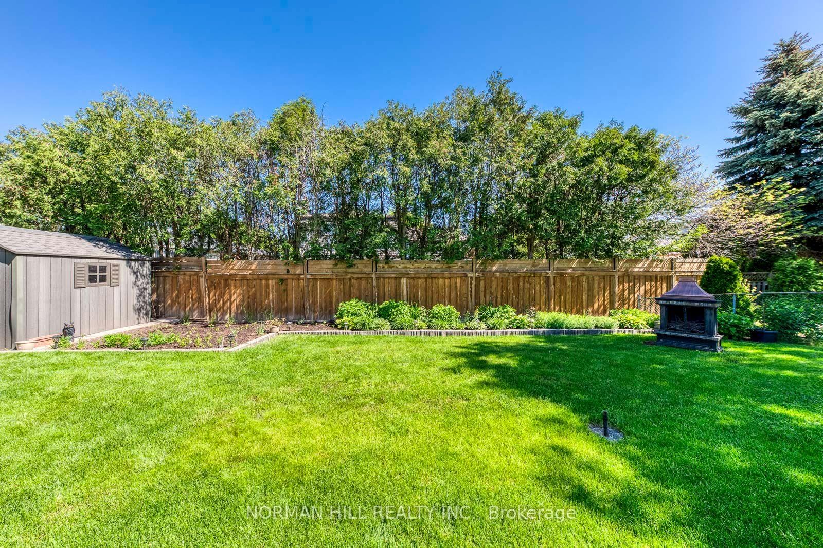 2491 Woburn Crescent photo 47