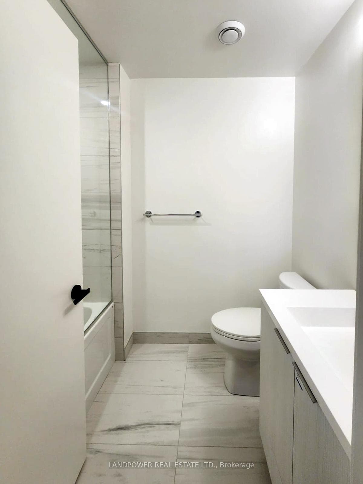 8 Interchange Way Unit 2603 photo 3