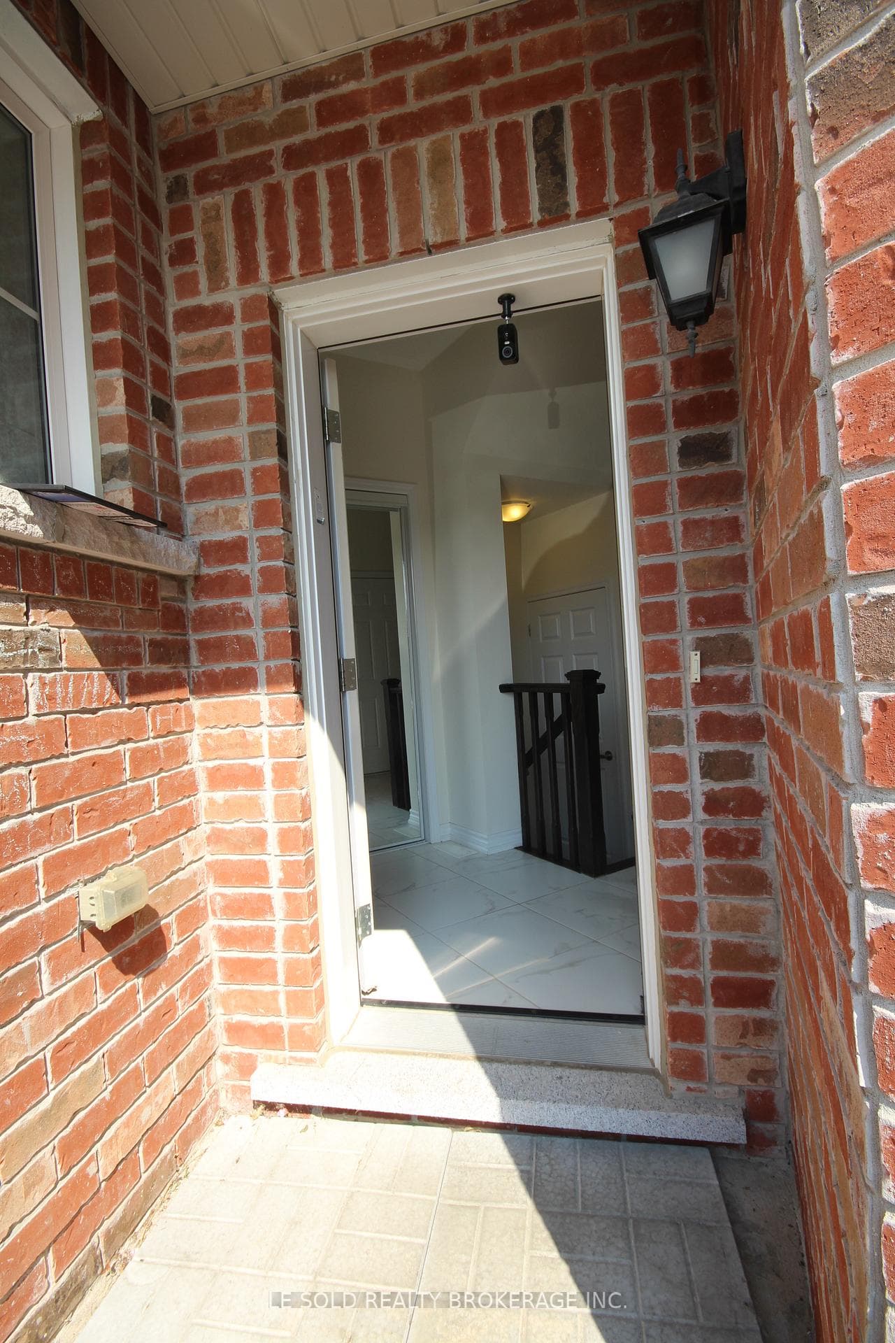 90 Hutt Crescent photo 2