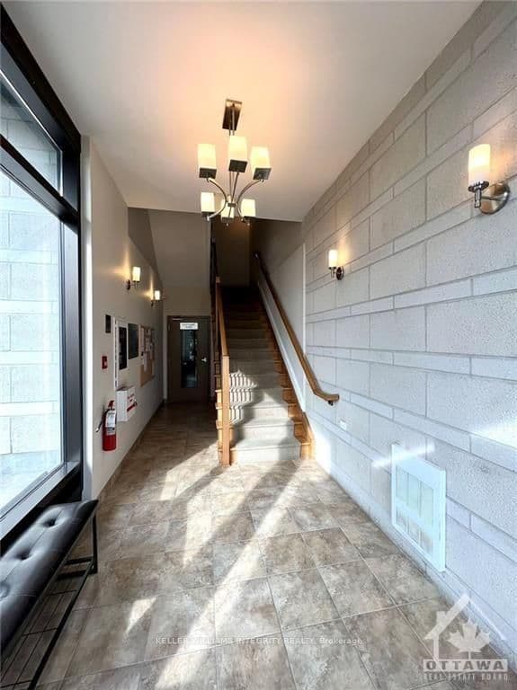 160 GUELPH Unit 101 photo 2