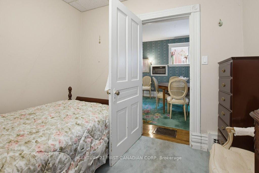 243 Tecumseh Avenue photo 17
