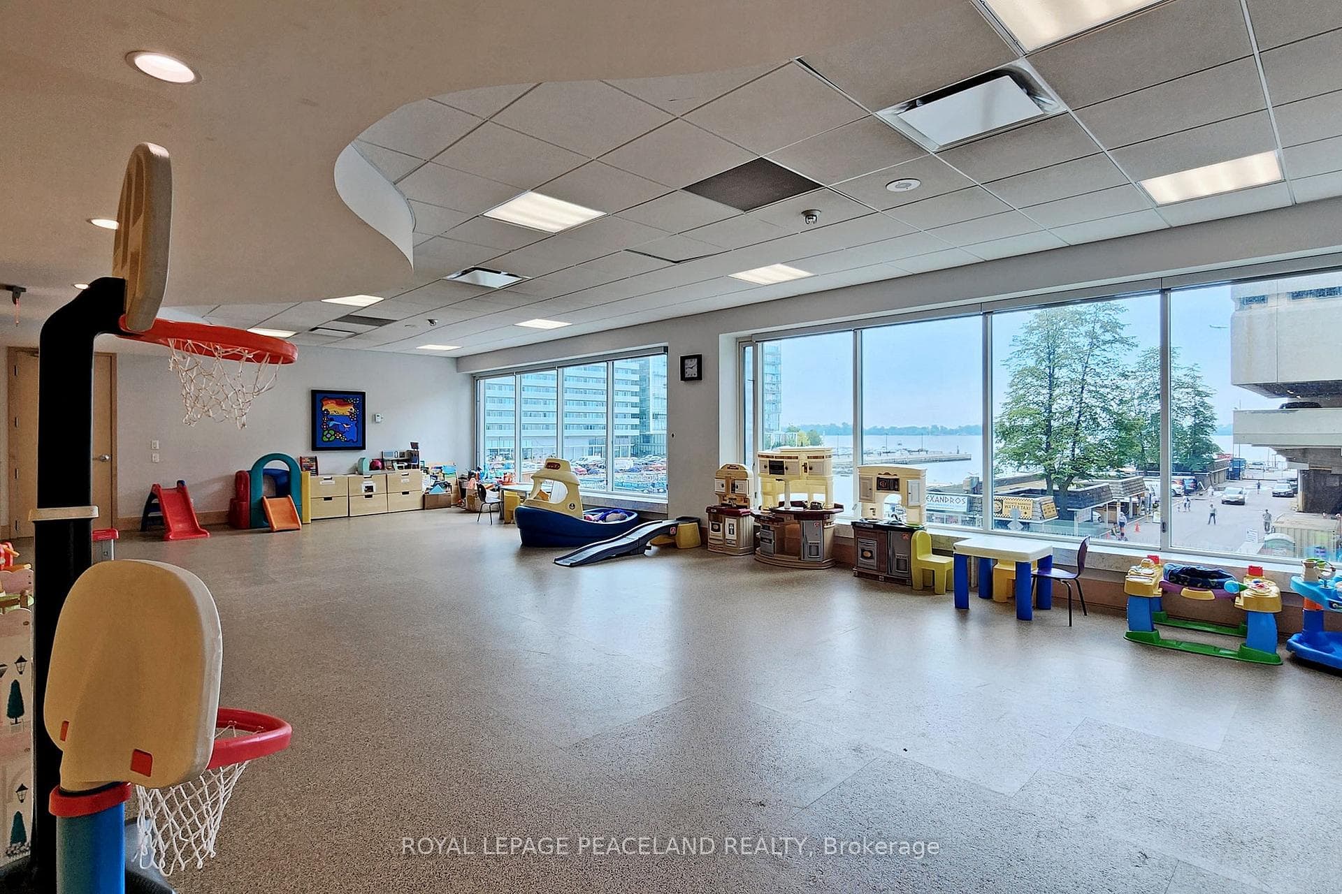 10 Queens Quay Unit 1009 photo 35
