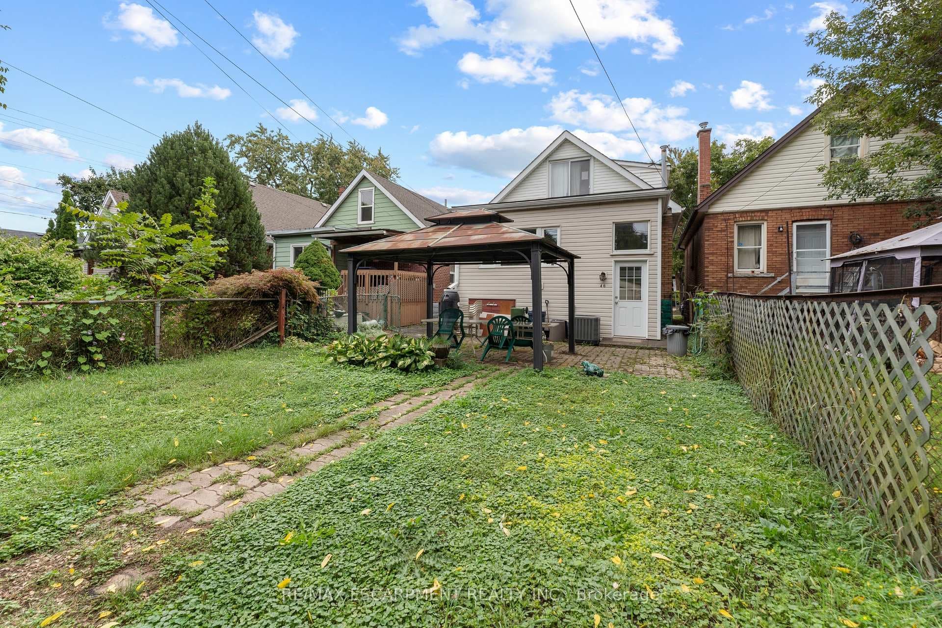 46 Graham Avenue photo 31