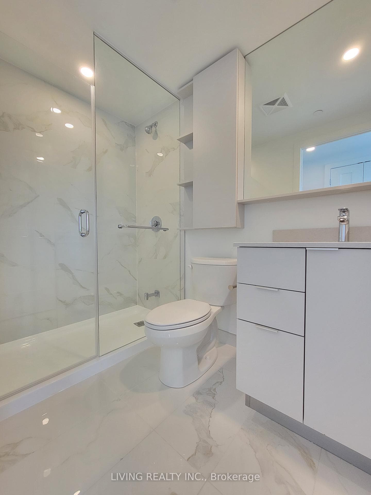 8 Cedarland Dr Drive Unit 1608 photo 13