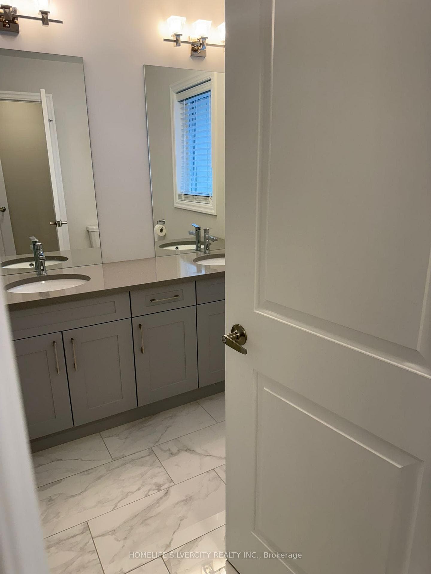724 Freeport Street photo 13