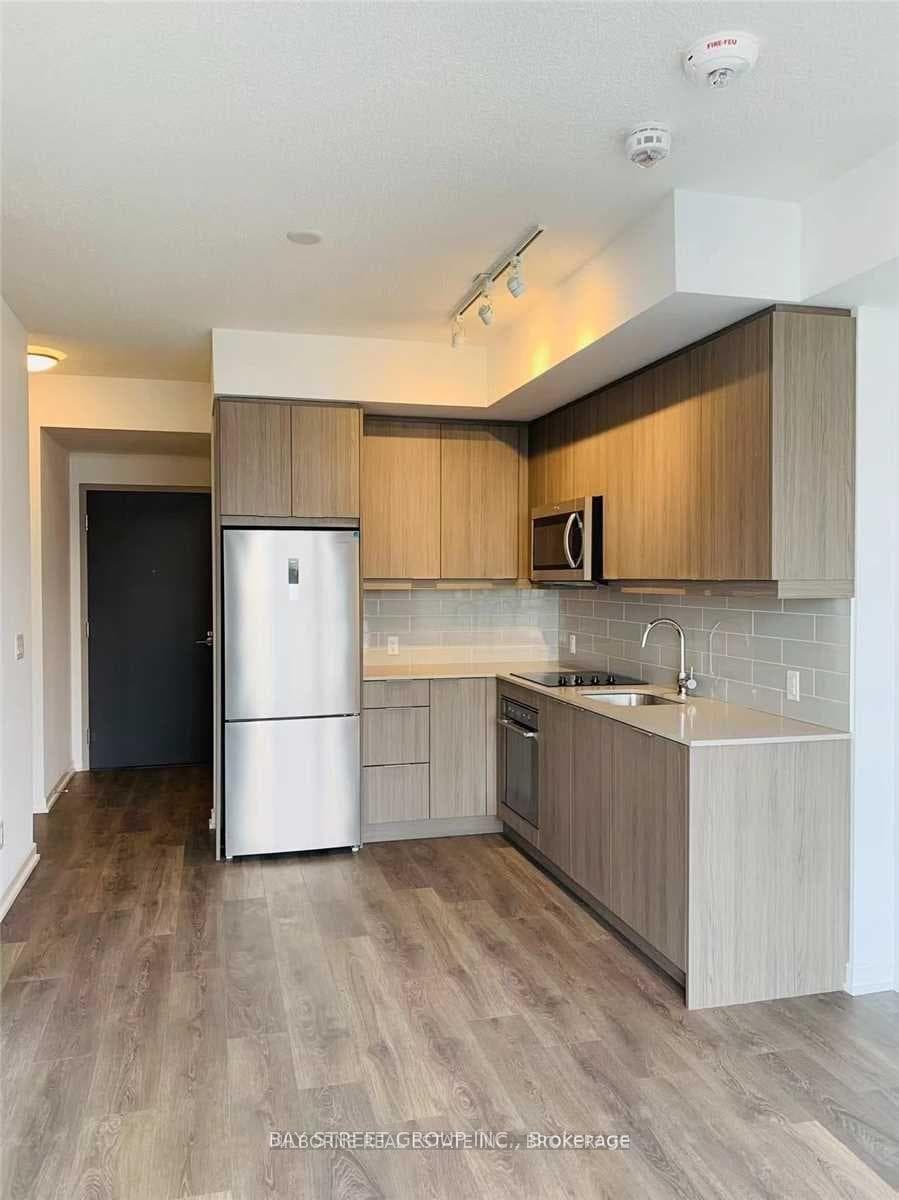 32 Forest Manor Road Unit 2504 photo 2